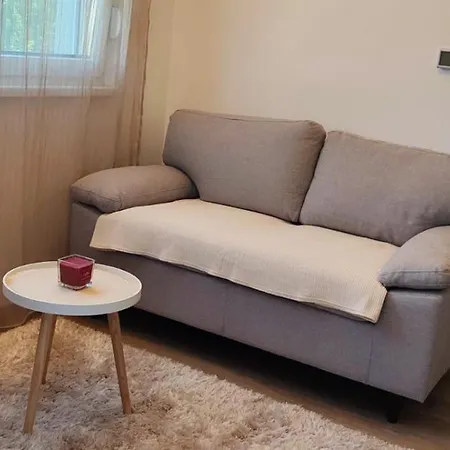 Bella 2 * 스렘스카 미트로비차